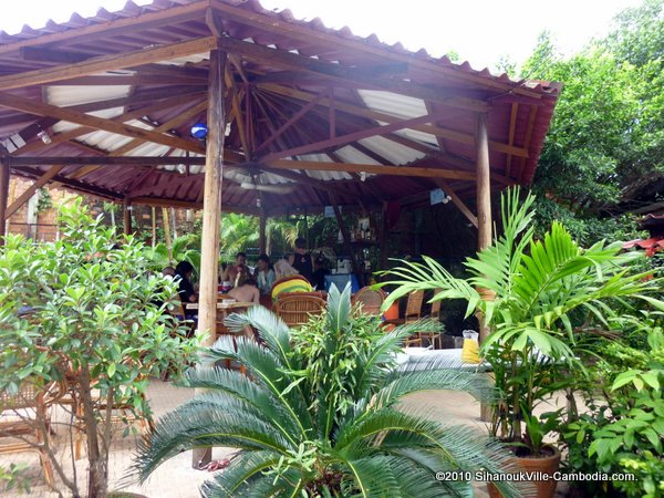 the villa pool and bar in sihanoukville, cambodia