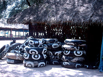 inner tubes for rent on victory beach